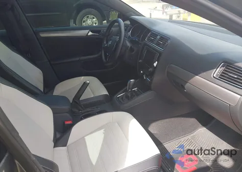 2016 Volkswagen Jetta 1.8T Sport z USA, uszkodzony, nr VIN 3VWD17AJ0GM333074